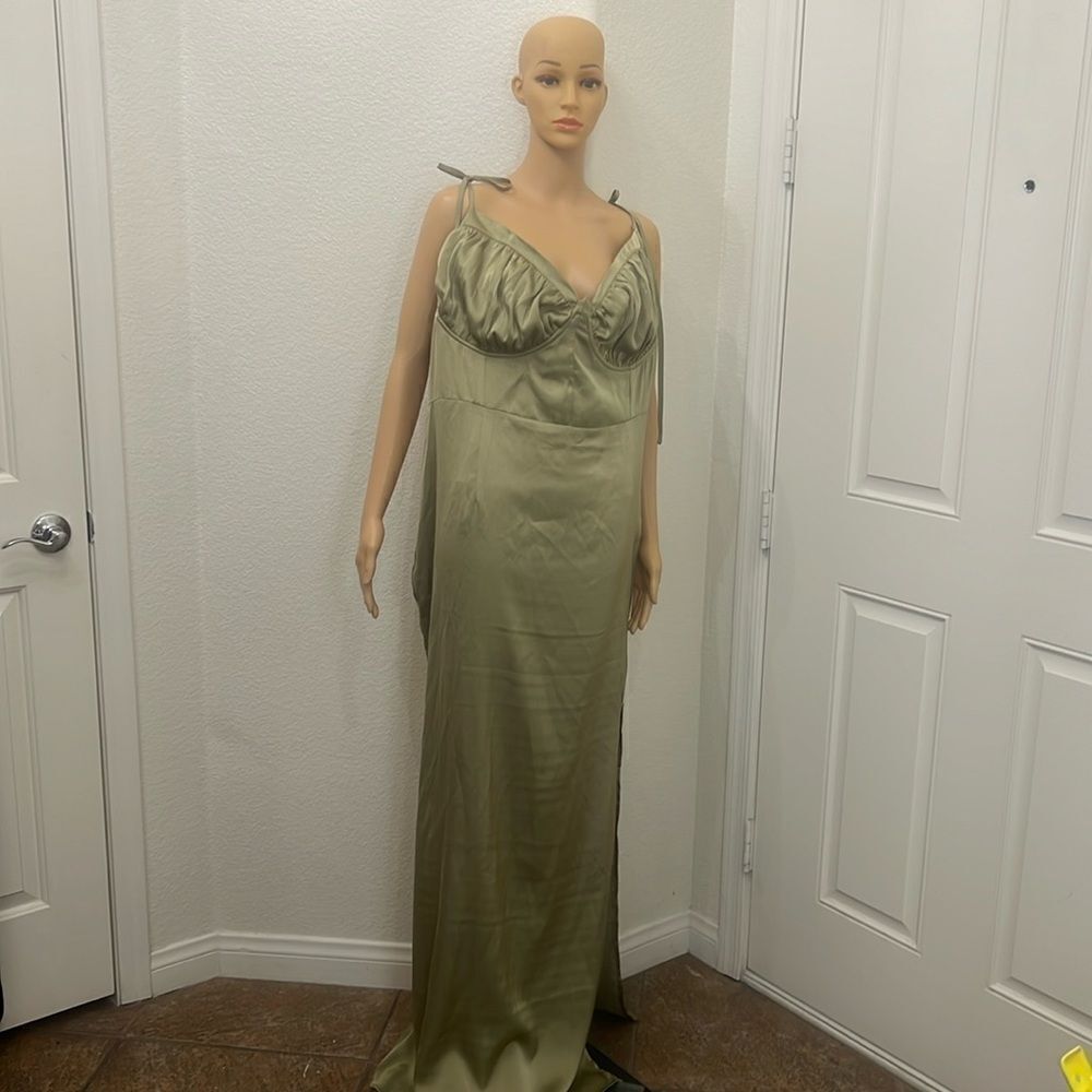 Pretty Little Thing Woman Sage Green Dress Maxi Ruched Bustier Adjustable Sleeve